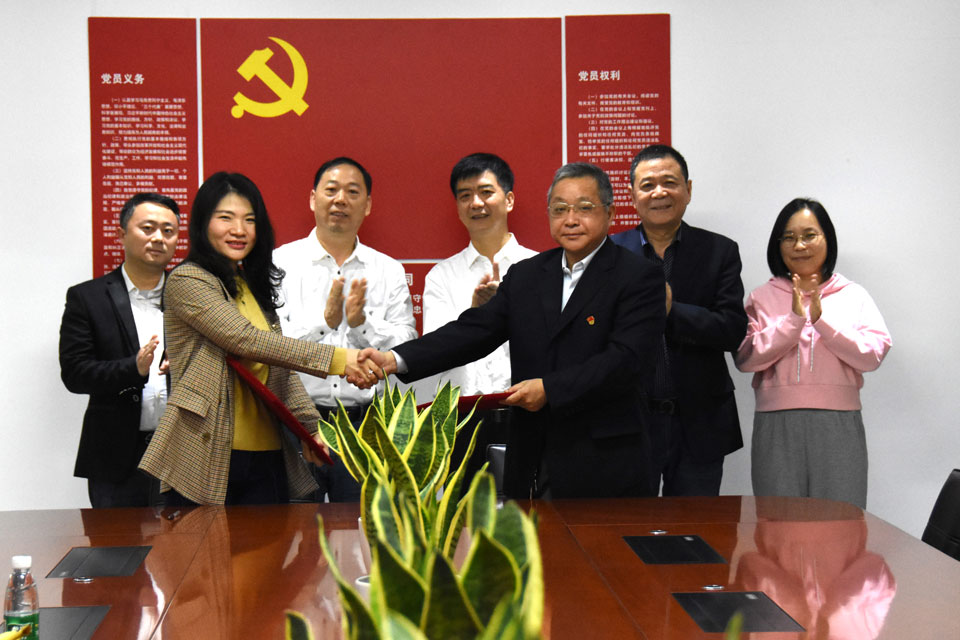 强强联合 共创未来 |百博官方网站防雷与中国能建湖南院签订战略合作协议