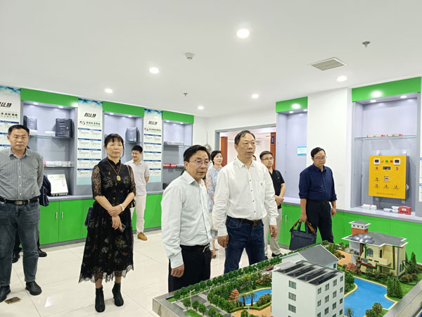 湖南省政协副主席、民建湖南省委会主委赖明勇莅临百博官方网站走访调研